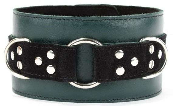   Emerald Collar On The Strap